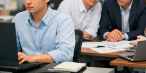 自己中心的な行動を取る男性社員