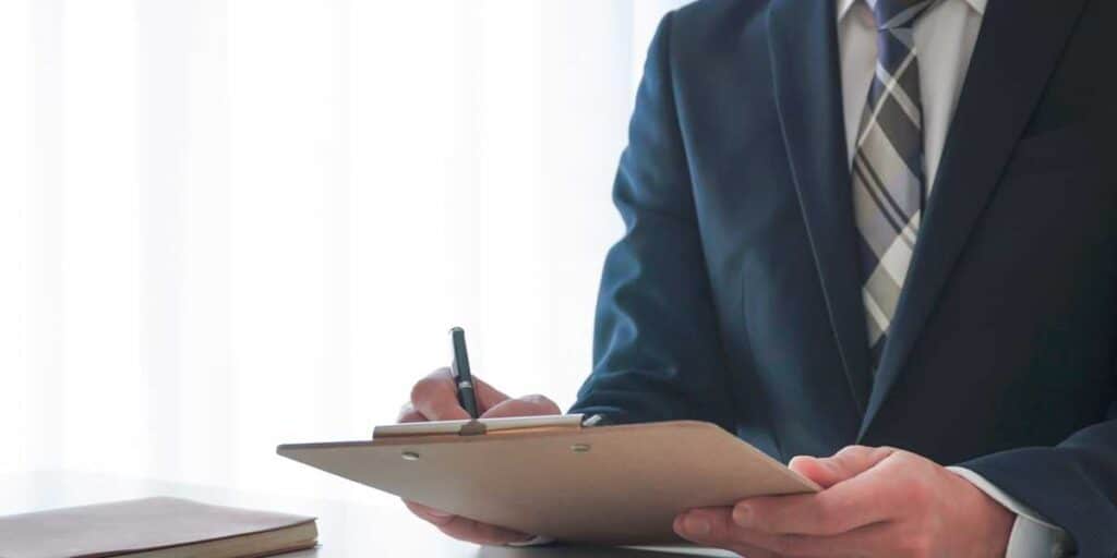 評価をする男性社員